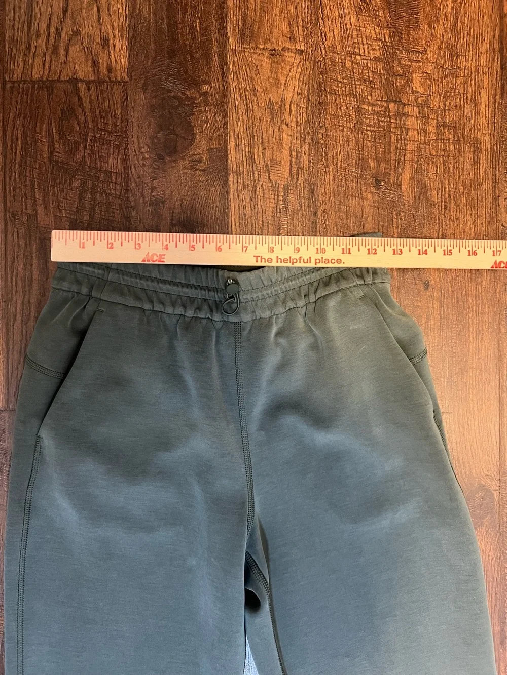 lululemon athletica Softstreme High-Rise Straight Green Cropped Pants Size 4